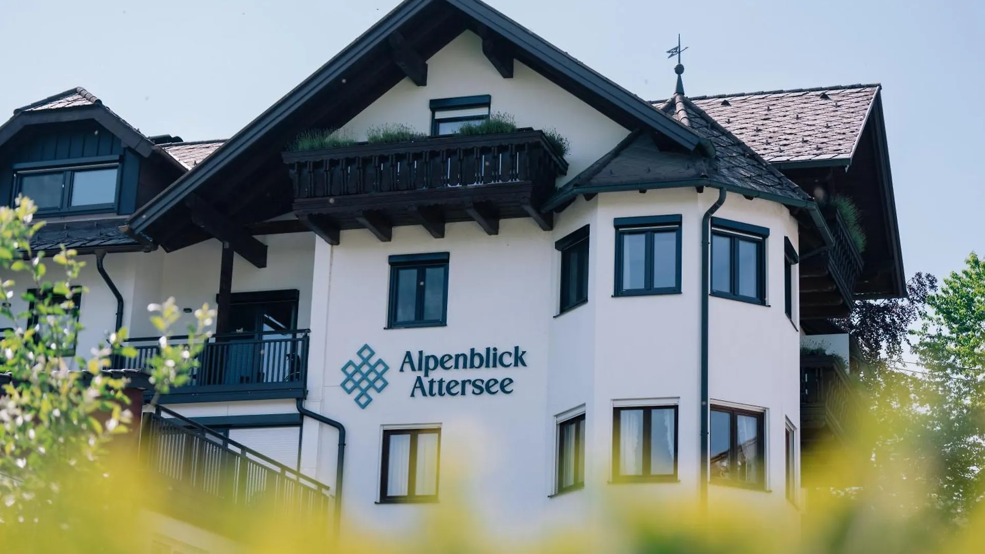 8 Zentrale Hotels am Attersee: Wo Sie nahe Gemeindeamt Berg übernachten