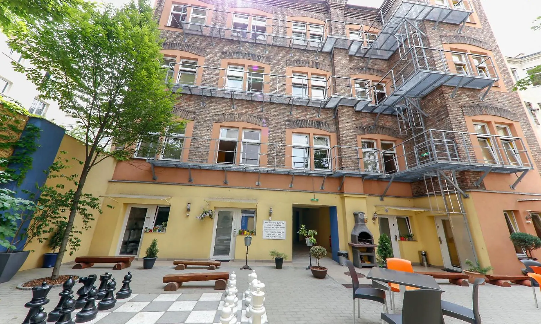 4 günstige Hotels nahe Ruprechtskirche für direkten Altstadtzugang