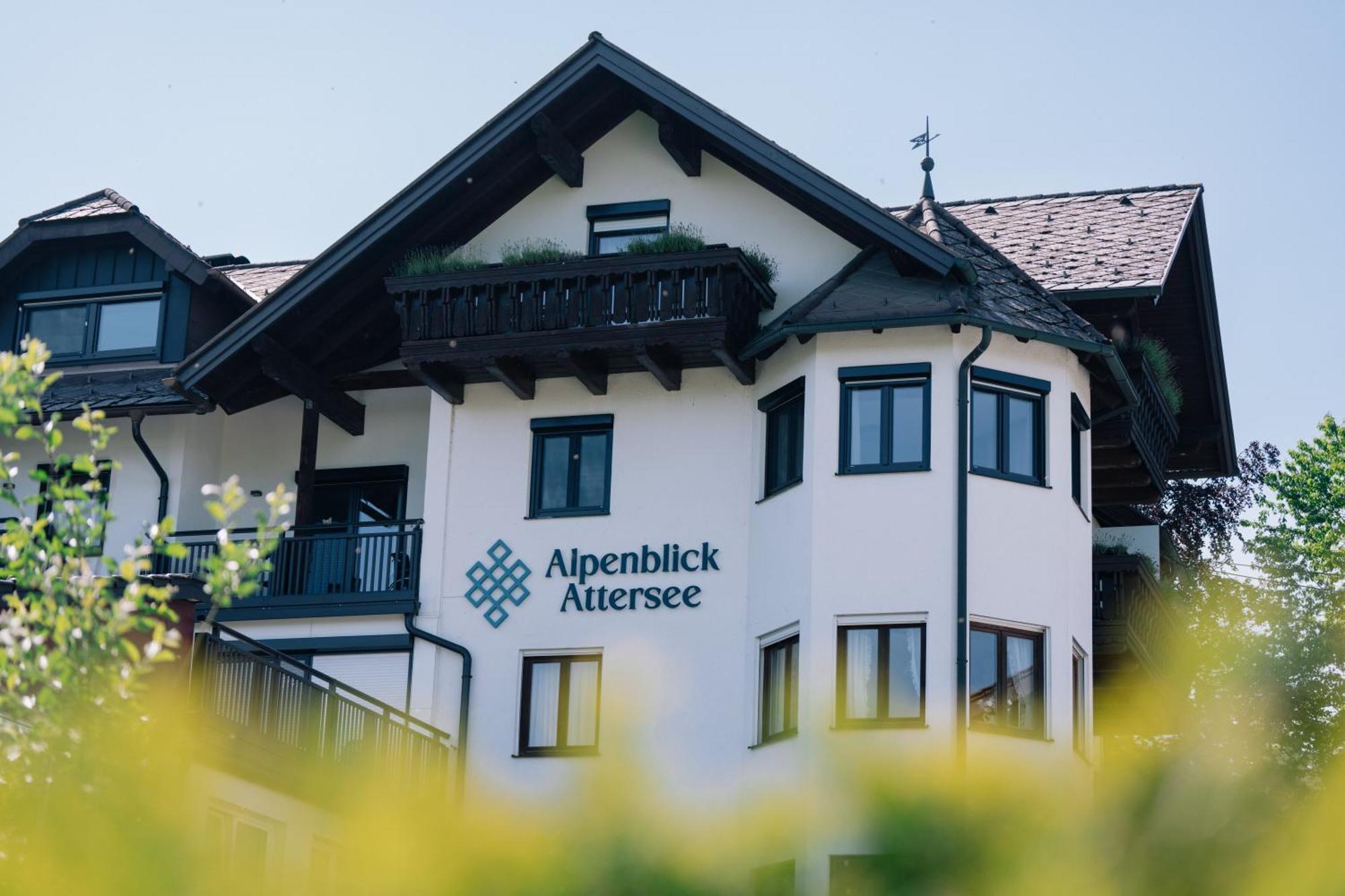 8 Zentrale Hotels am Attersee: Wo Sie nahe Gemeindeamt Berg übernachten