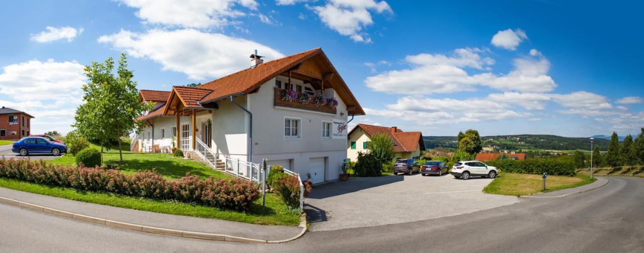 Nahe Gemeindeamt Hartl übernachten: 5 Familienhotels verglichen