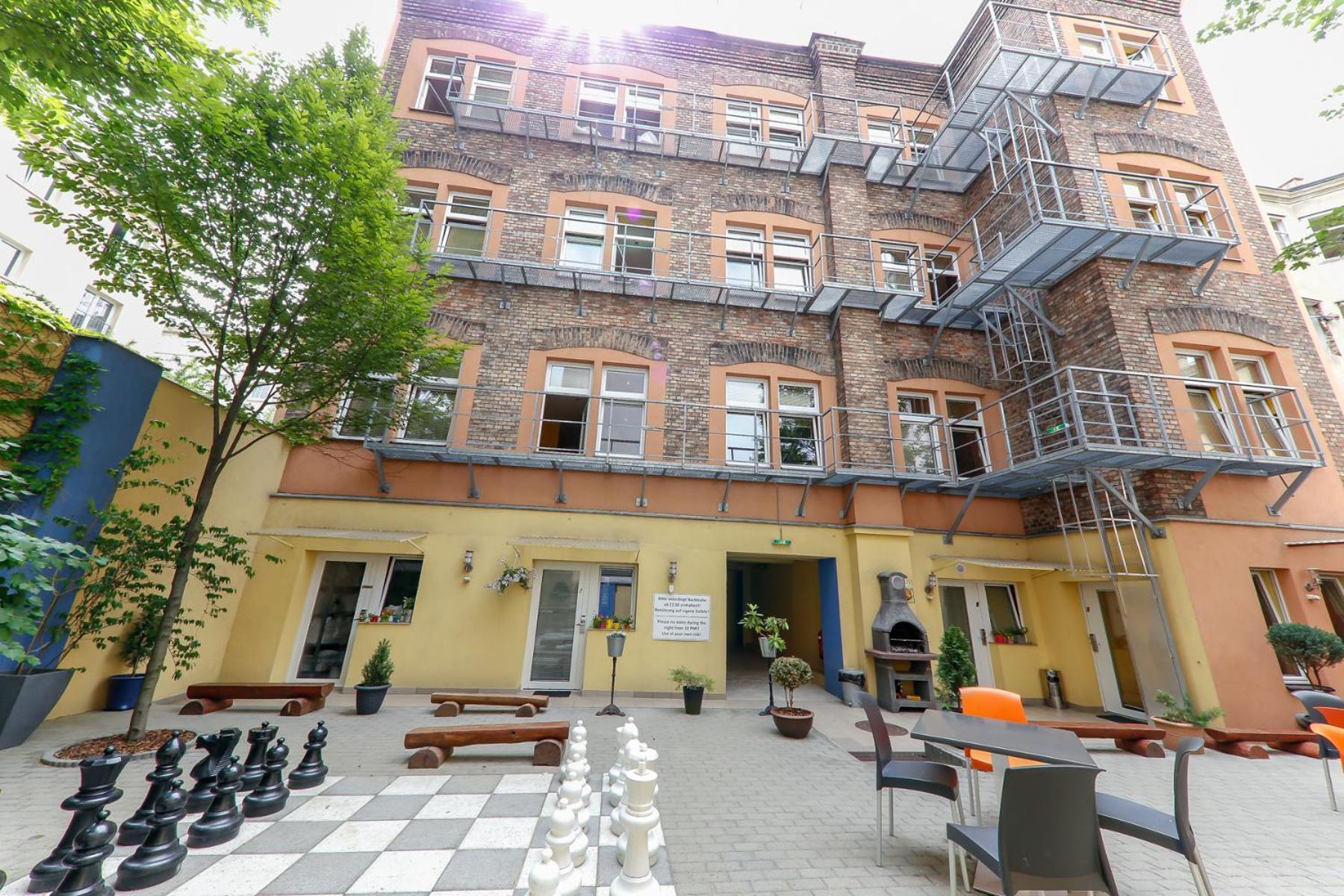 4 günstige Hotels nahe Ruprechtskirche für direkten Altstadtzugang
